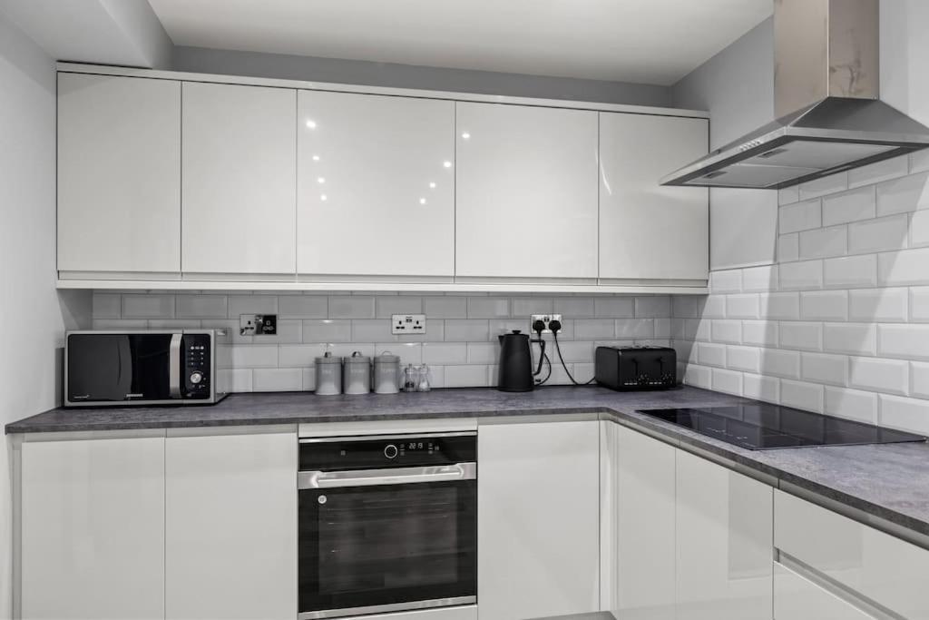Large Stylish 6 Bedroom House Holiday home